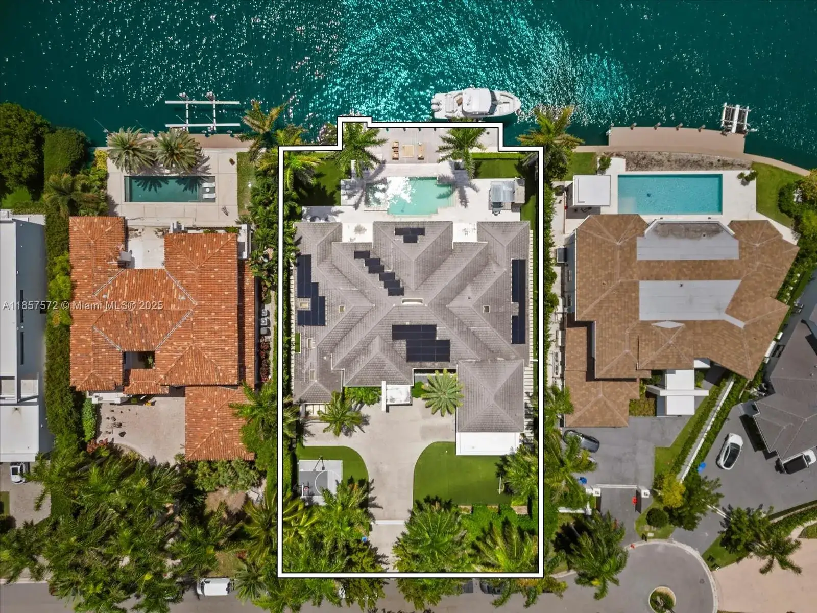 4 bedroom 6 bath Residential for sale at 224 S ISLAND, Golden Beach FL 33160