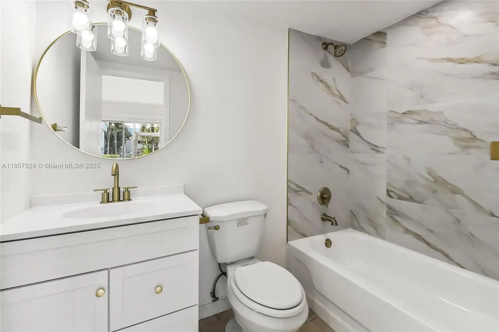 1 bedroom 1 bath Residential for sale at 447 Saxony J # 447, Delray Beach FL 33446