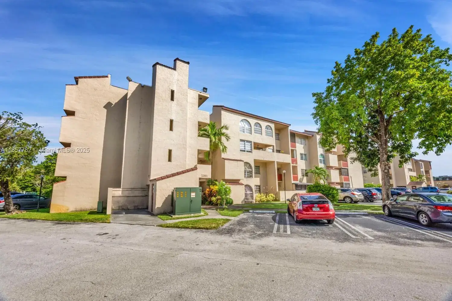 2 bedroom 2 bath Residential Lease for rent at 10651 SW 108th Ave # 3H, Miami FL 33176