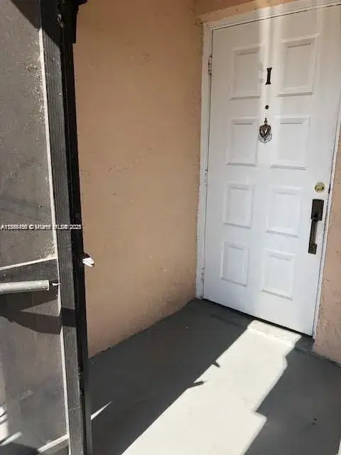 2 bedroom 1 bath Residential for sale at 889 Hamilton Dr # 889I, Homestead FL 33034
