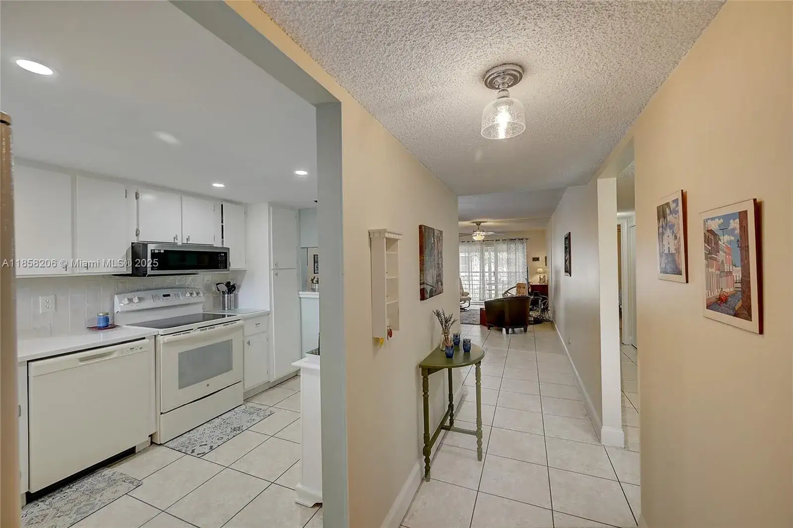 2 bedroom 2 bath Residential for sale at 3186 Via Poinciana # 203, Lake Worth FL 33467