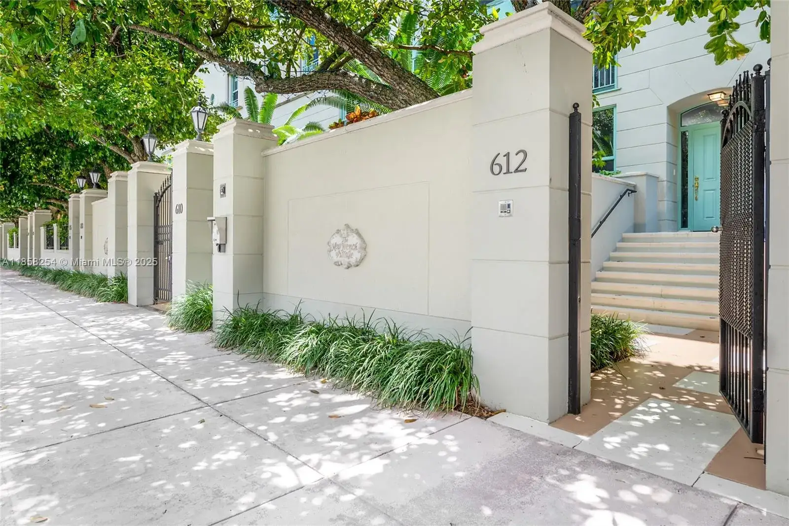 2 bedroom 2 bath Residential for sale at 612 Valencia Ave # 104, Coral Gables FL 33134