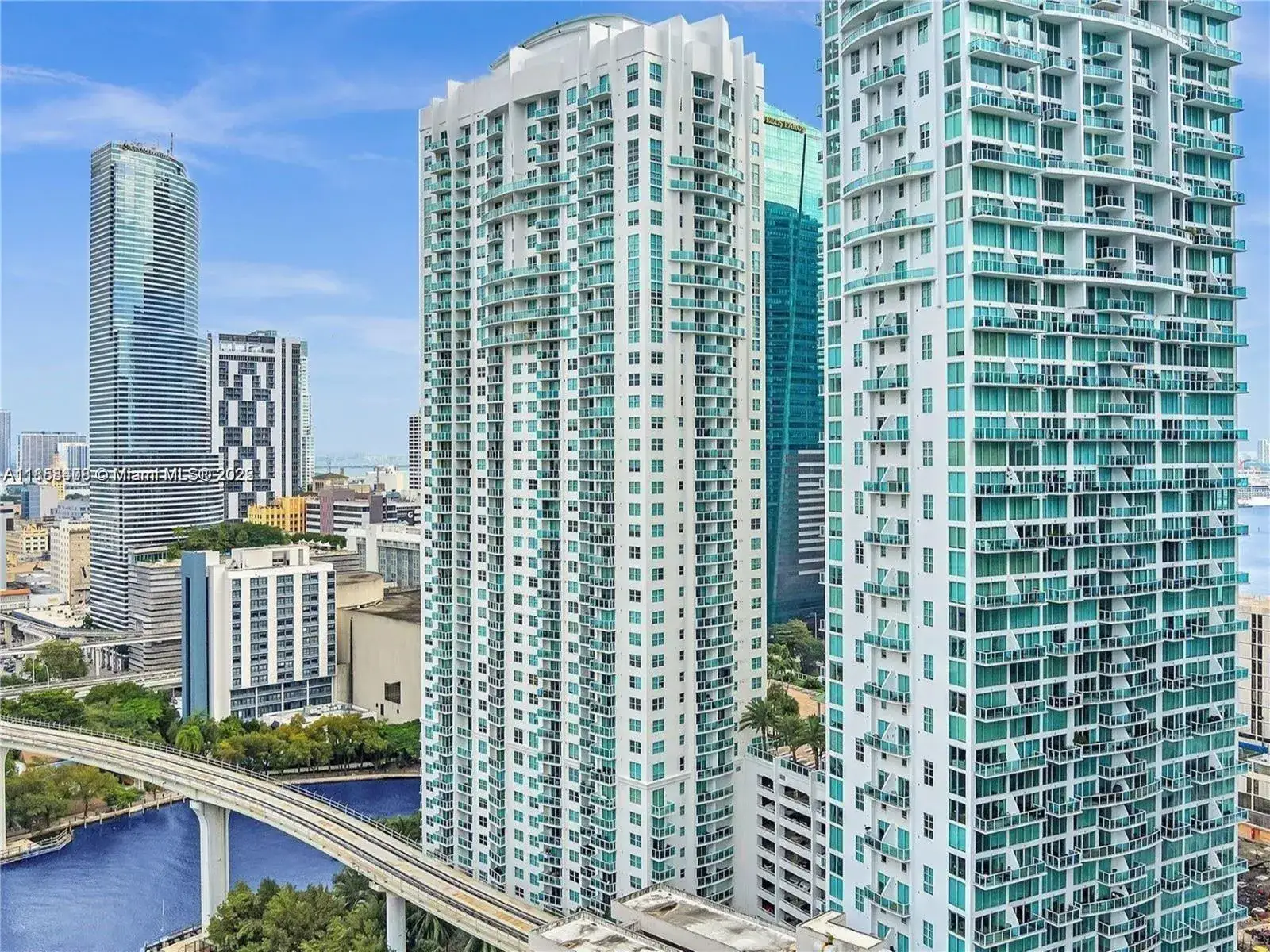 1 bedroom 1 bath Residential for sale at 31 SE 5th St # 2603, Miami FL 33131