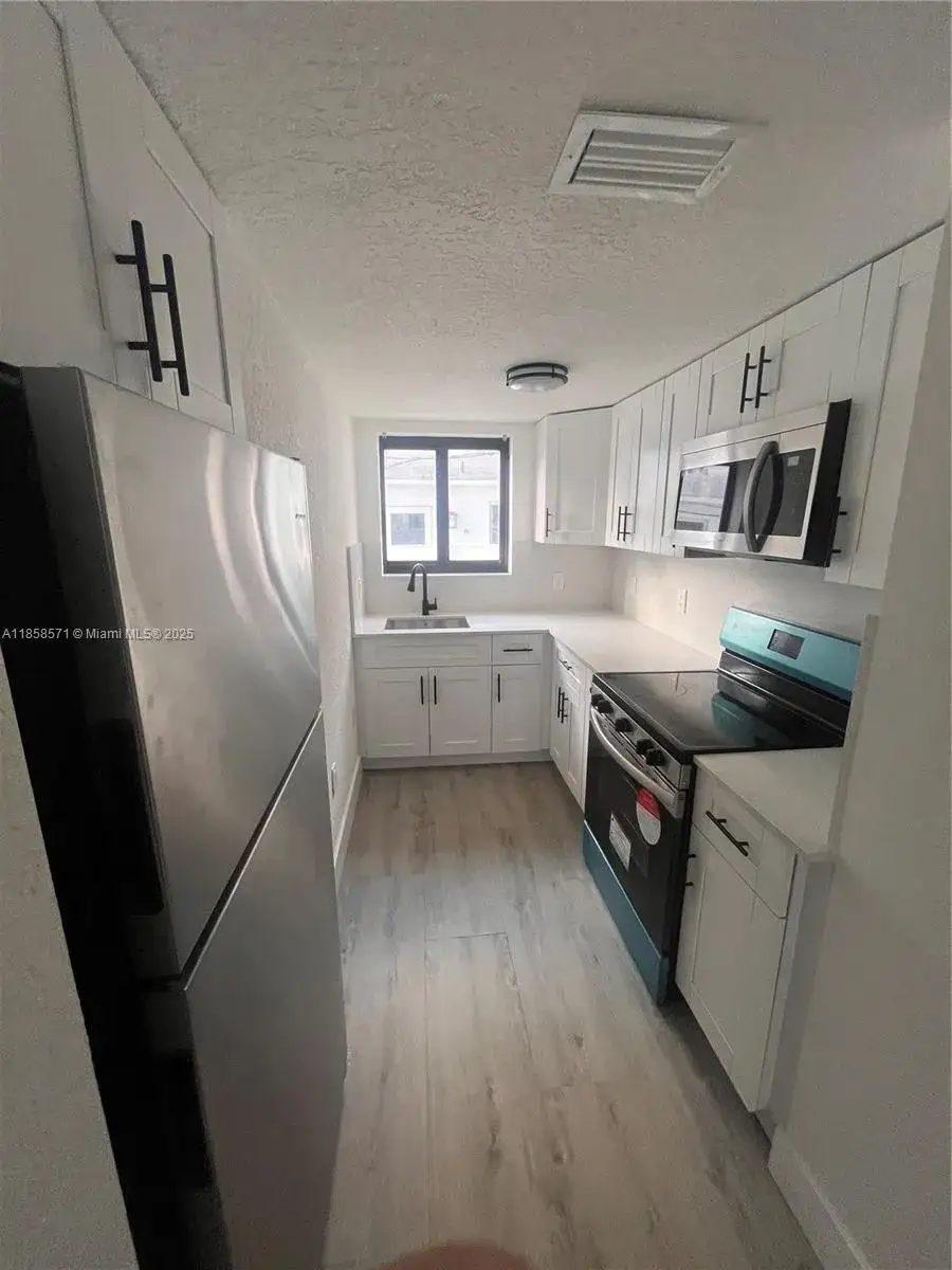 2 bedroom 1 bath Residential Lease for rent at 3417 NW 22nd Ave # 1, Miami FL 33142