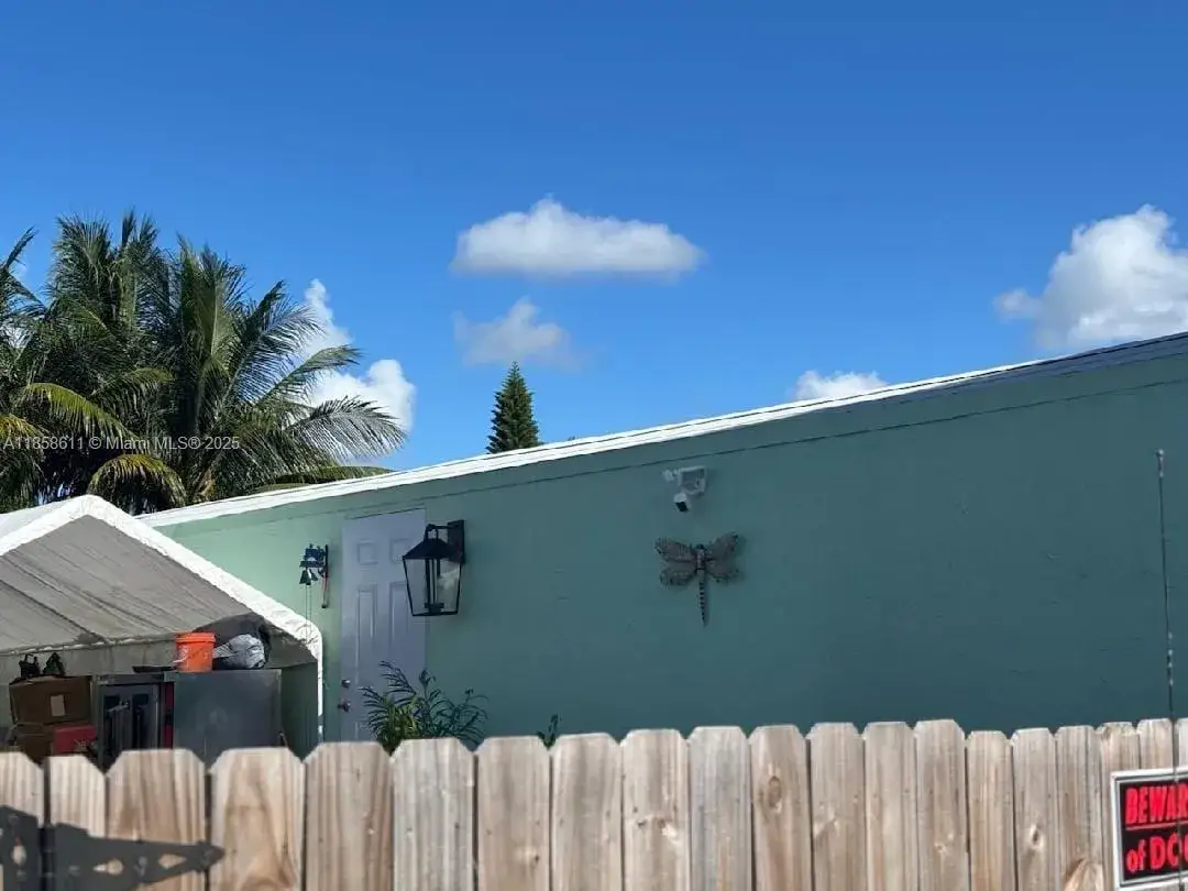 3 bedroom 3 bath Residential for sale at 451 SE 8th St, Homestead FL 33030