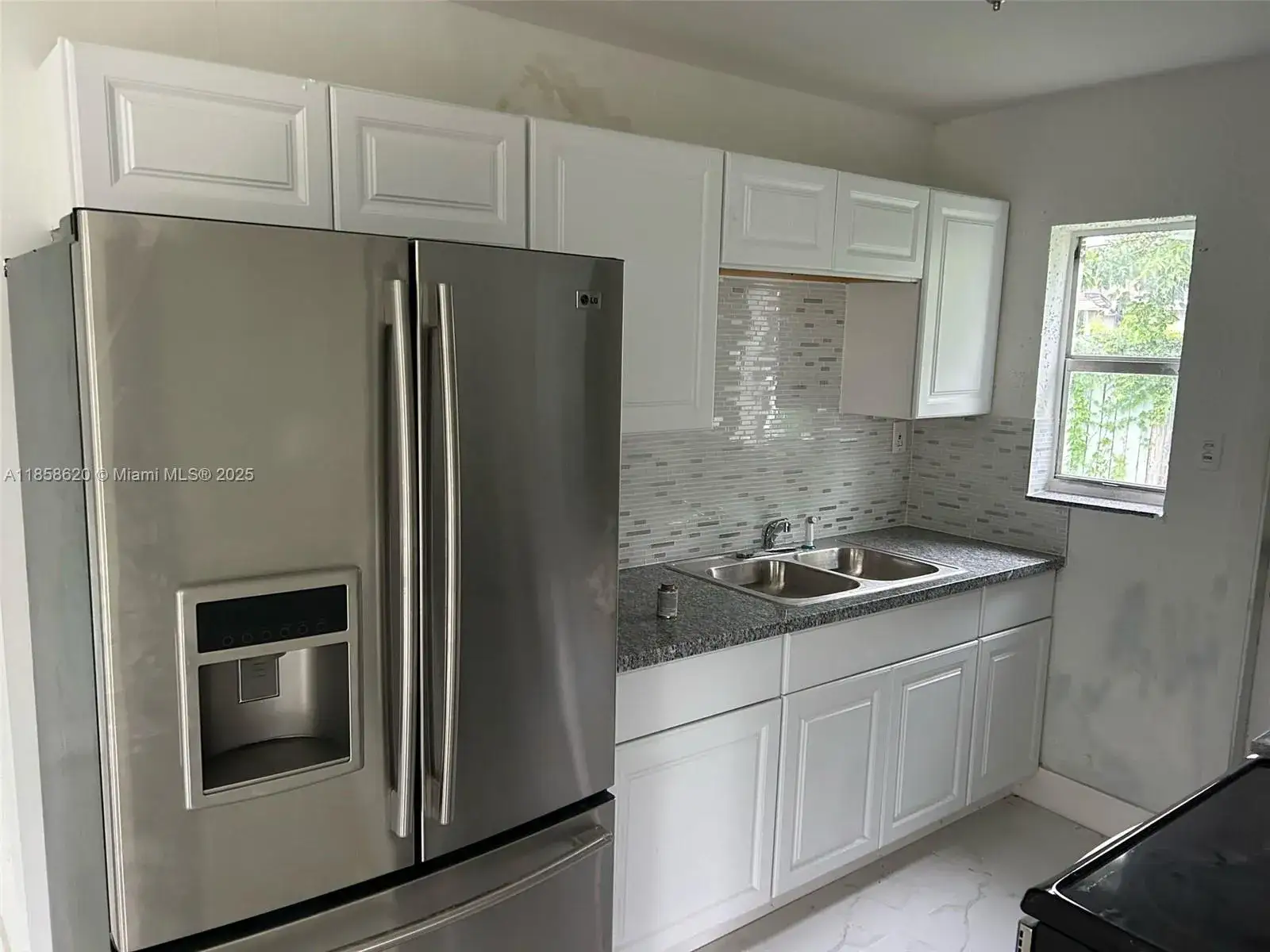 2 bedroom 1 bath Residential Lease for rent at 3910 SW 25th St, West Park FL 33023