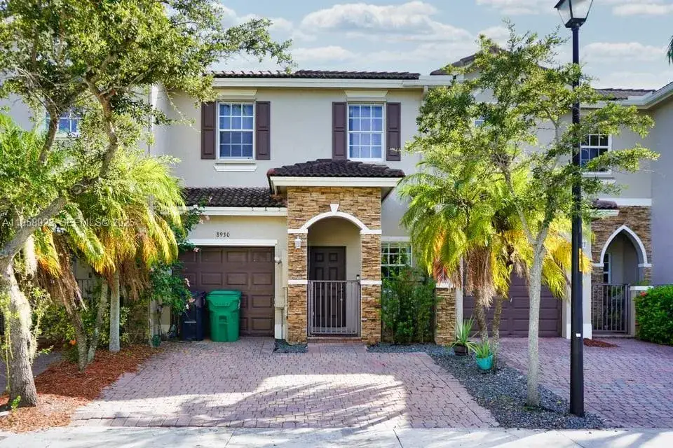 3 bedroom 3 bath Residential for sale at 8930 SW 224th Ter, Cutler Bay FL 33190