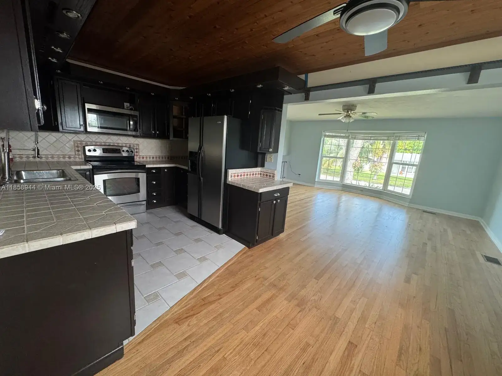 3 bedroom 2 bath Residential Lease for rent at 141 NW 72 WAY # A, Pembroke Pines FL 33024