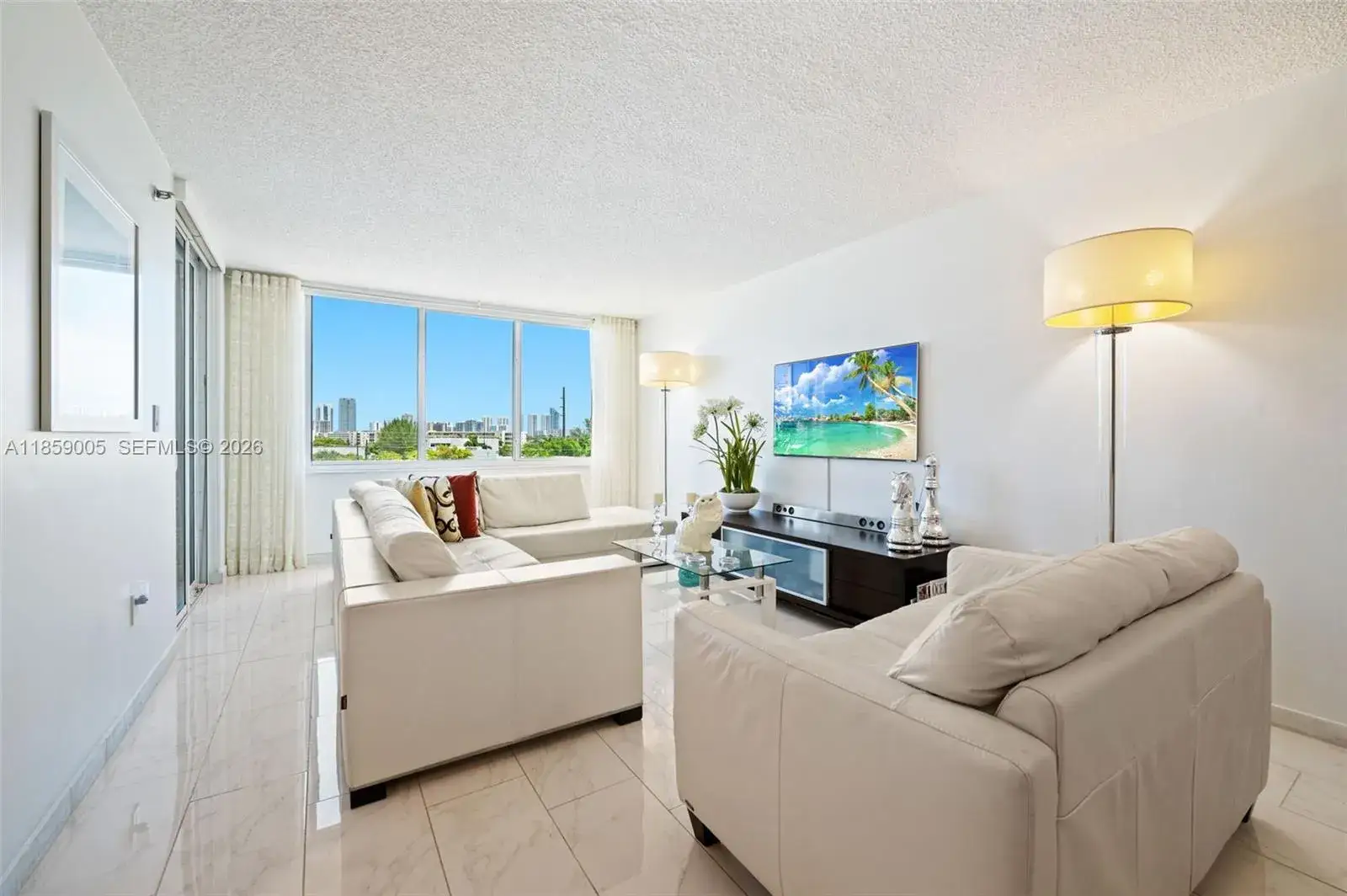 2 bedroom 2 bath Residential for sale at 17890 W Dixie Hwy # 603, Miami FL 33160