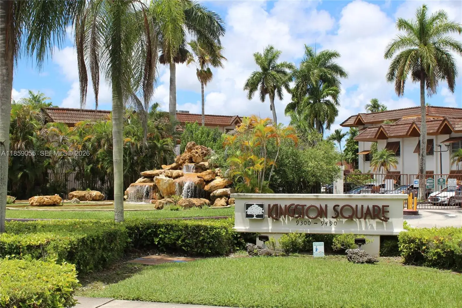 2 bedroom 2 bath Residential for sale at 9350 SW 77th Ave # G1, Miami FL 33156