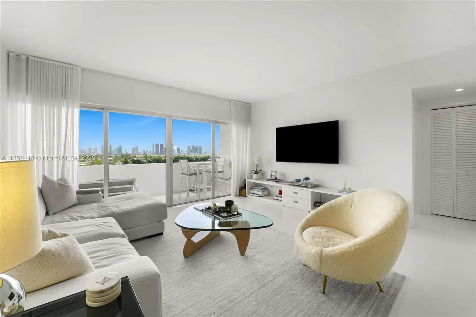 1 bedroom 1 bath Residential Lease for rent at 3 Island Ave, Miami Beach FL 33139