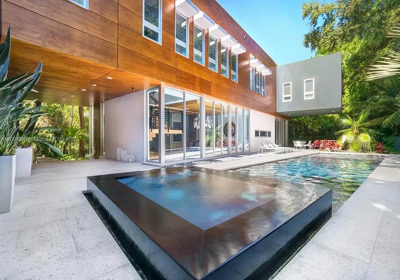 6 bedroom 7 bath Residential Lease for rent at 3503 Banyan Cir, Coconut Grove FL 33133