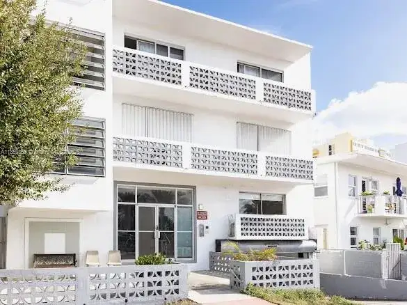1 bath Residential for sale at 4015 Indian Creek Dr # 307, Miami Beach FL 33140