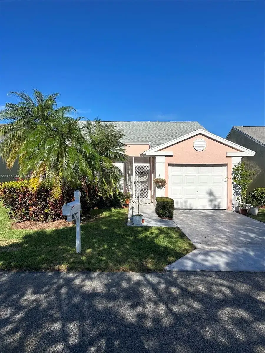2 bedroom 2 bath Residential for sale at 677 SE 22nd Dr, Homestead FL 33033