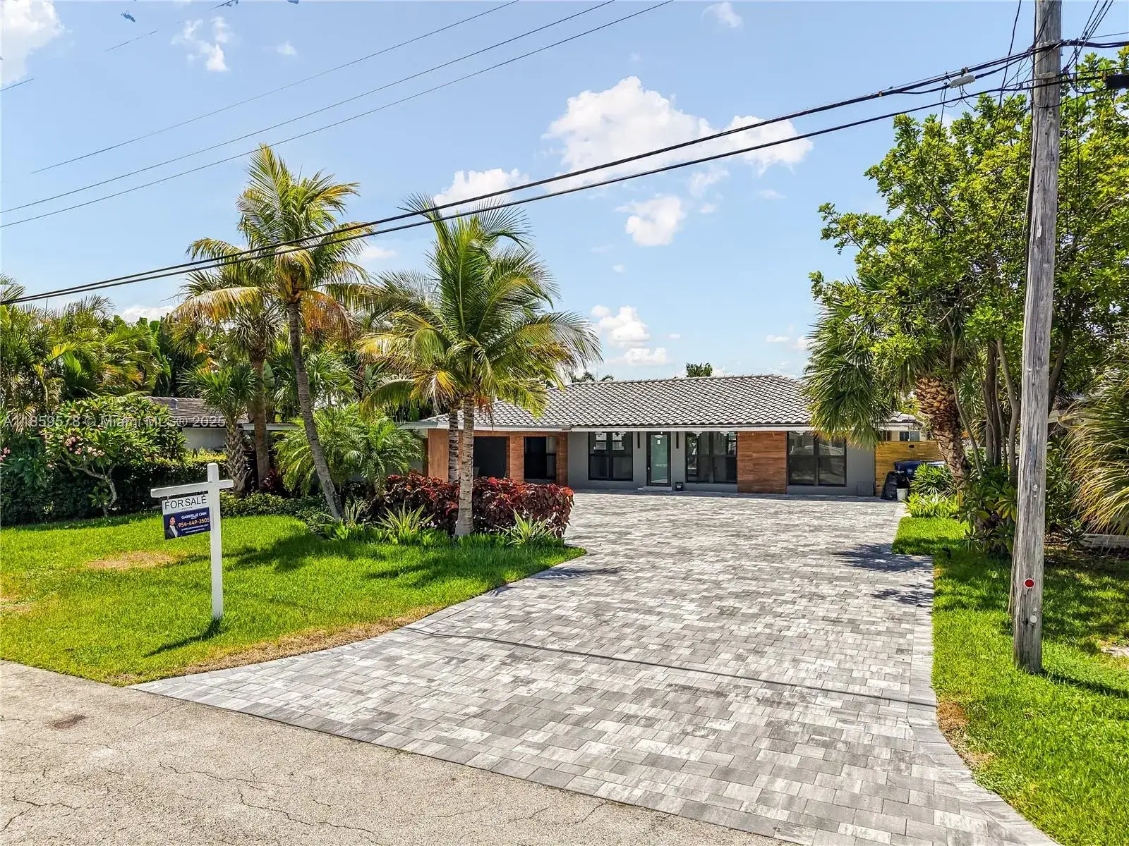 3 bedroom 2 bath Residential for sale at 2417 NE 18th Ave, Wilton Manors FL 33305