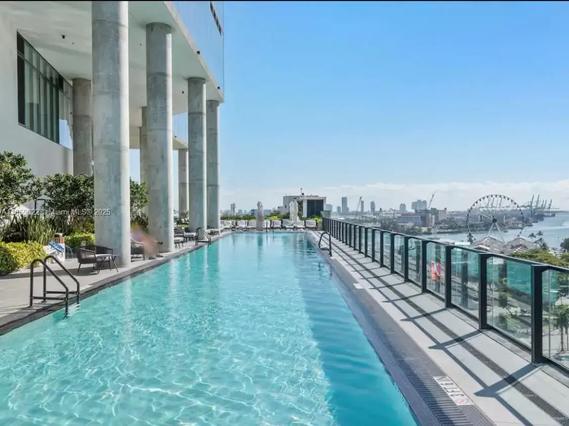 1 bath Residential Lease for rent at 398 NE 5th St # 4004, Miami FL 33132