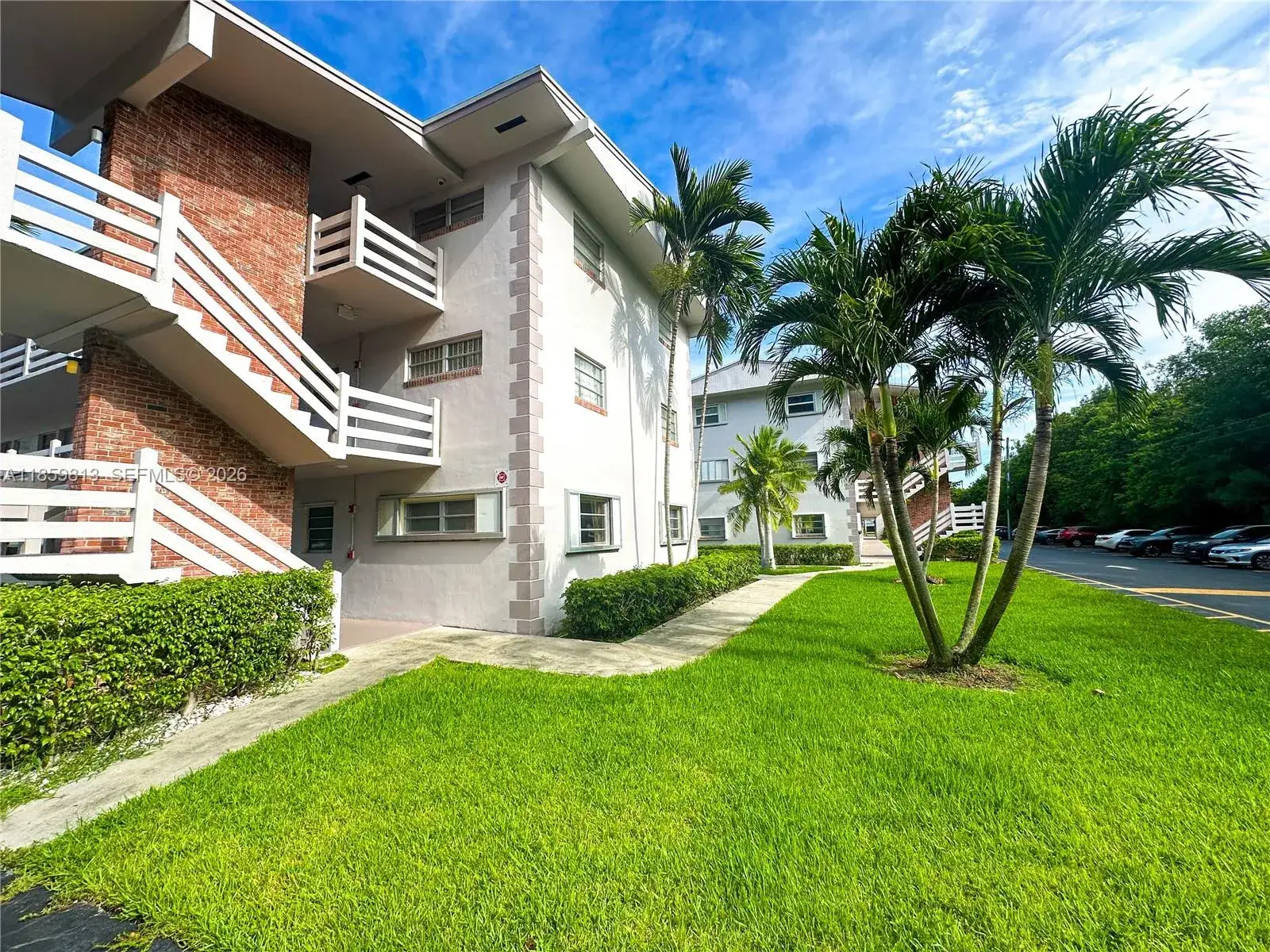 1 bedroom 1 bath Residential for sale at 700 Layne Blvd # 210, Hallandale Beach FL 33009