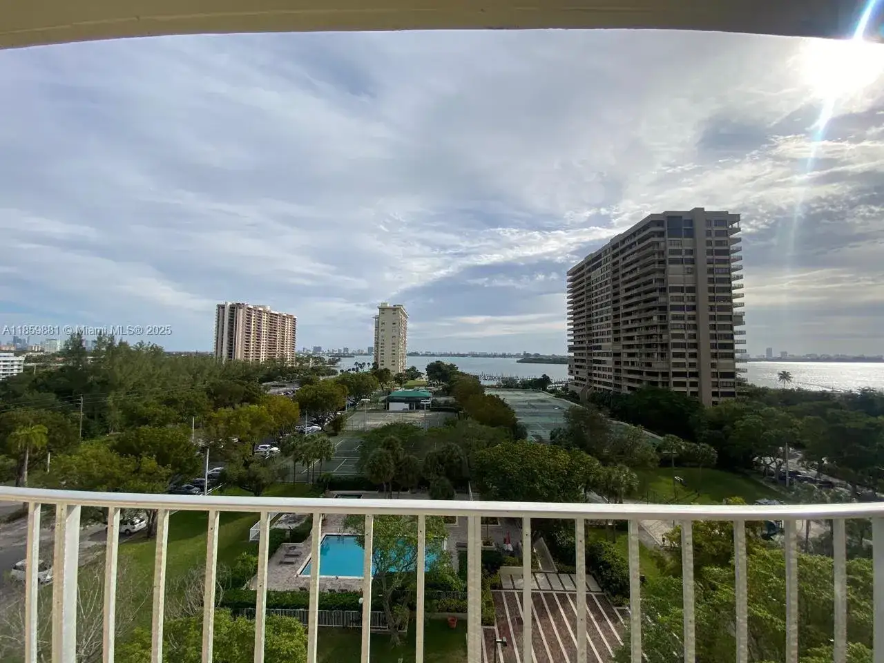 2 bedroom 2 bath Residential for sale at 11111 Biscayne Blvd # 8F, Miami FL 33181