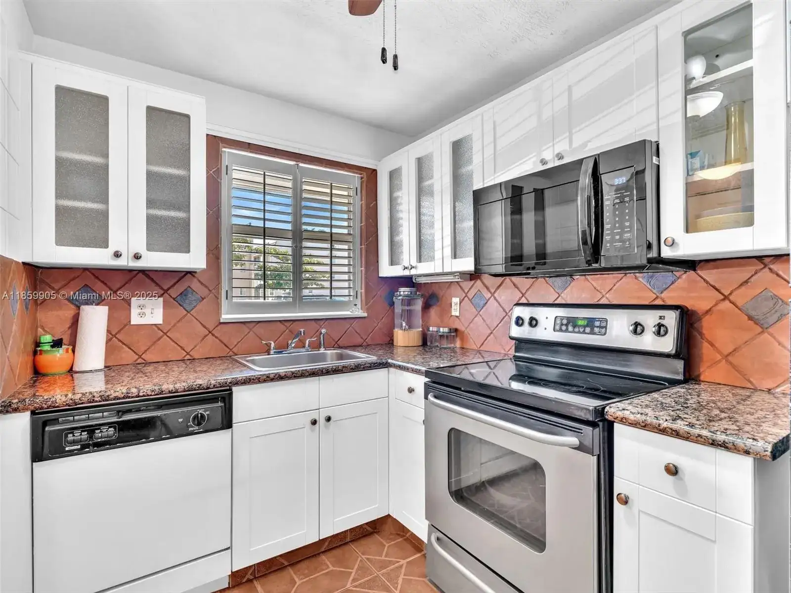 2 bedroom 2 bath Residential for sale at 8020 N Sunrise Lakes Dr # 110, Sunrise FL 33322