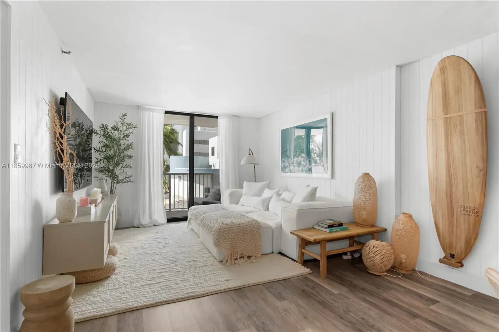 2 bedroom 2 bath Residential for sale at 4301 Collins Ave # 207, Miami Beach FL 33140