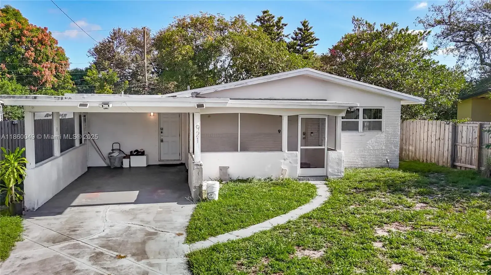 3 bedroom 2 bath Residential Lease for rent at 921 NW 14th St, Fort Lauderdale FL 33311