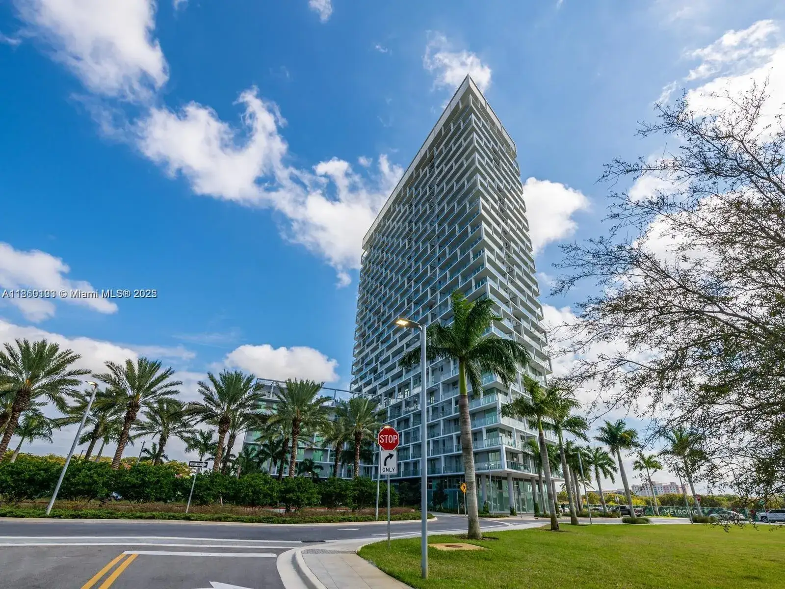 3 bedroom 3 bath Residential for sale at 2000 Metropica Way # 2509, Sunrise FL 33323