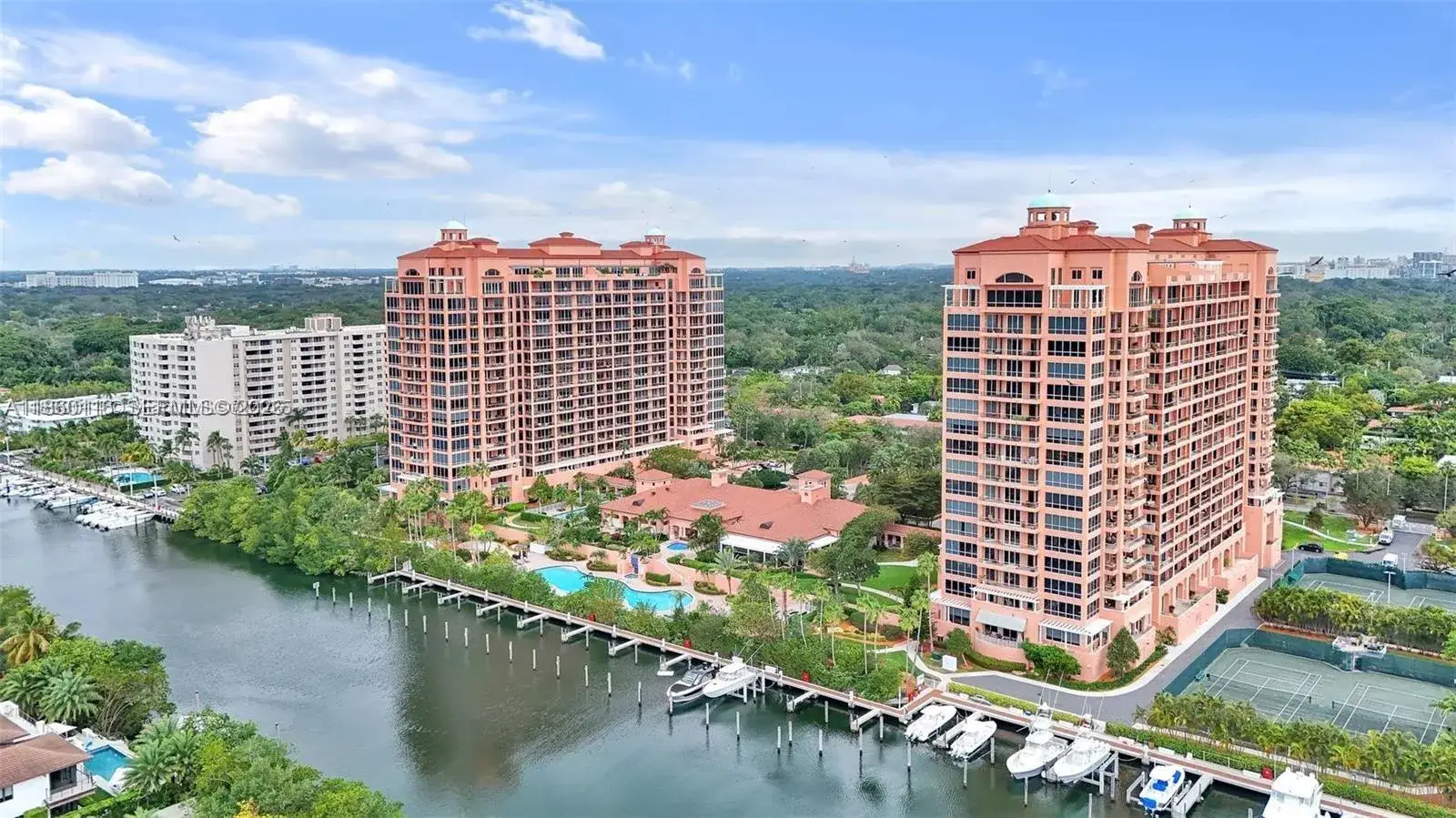 2 bedroom 3 bath Residential for sale at 10 Edgewater Dr # 4H, Coral Gables FL 33133