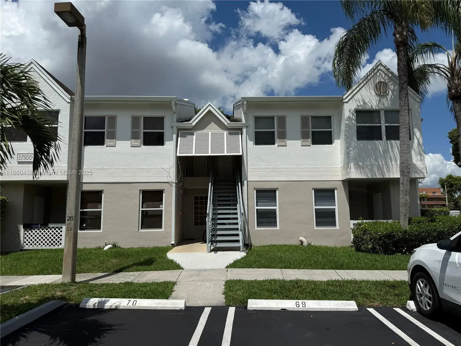 1 bedroom 1 bath Residential Lease for rent at 17500 NW 67th Pl # 4, Hialeah FL 33015