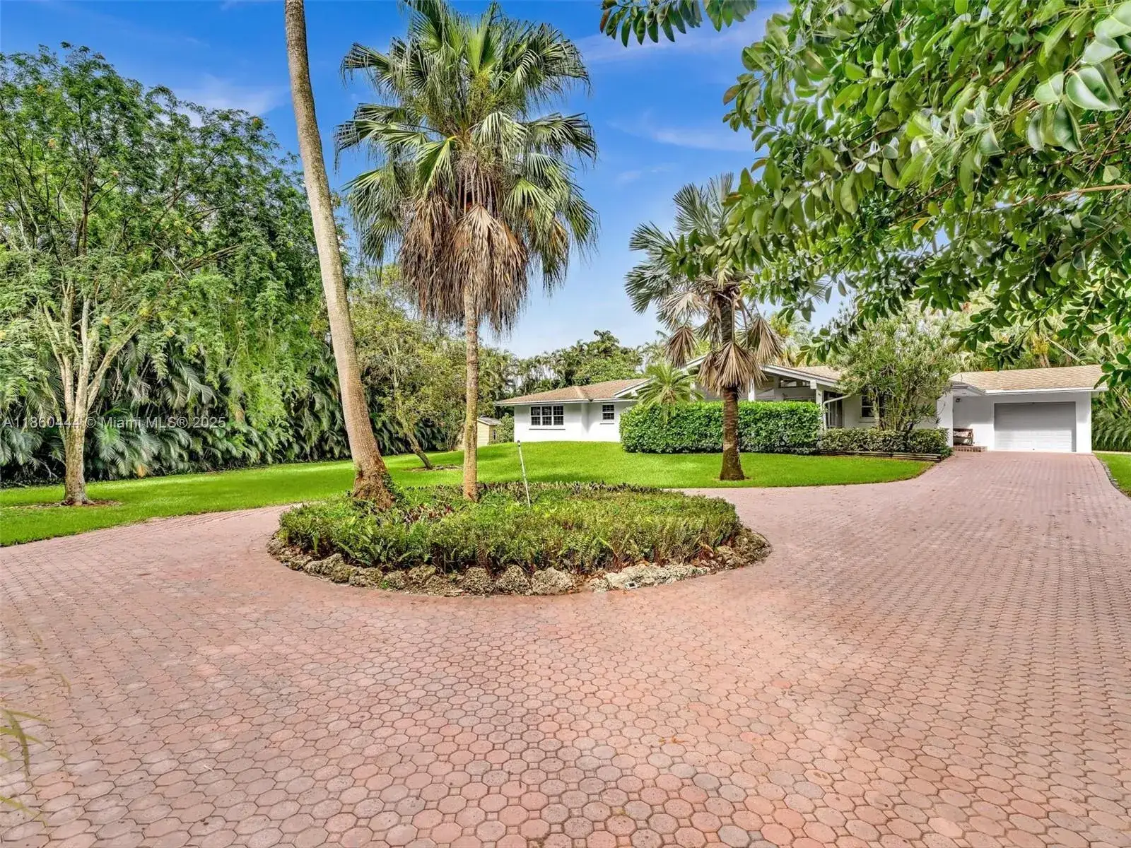 3 bedroom 2 bath Residential for sale at 4851 SW 106th Ave, Davie FL 33328