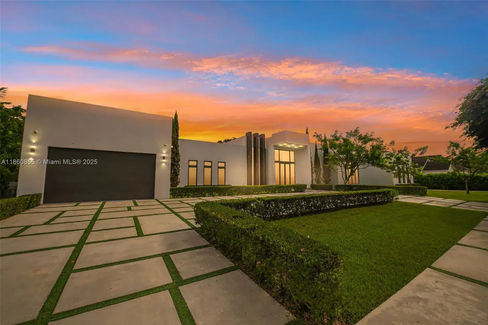 6 bedroom 6 bath Residential for sale at 6175 SW 128th St, Pinecrest FL 33156
