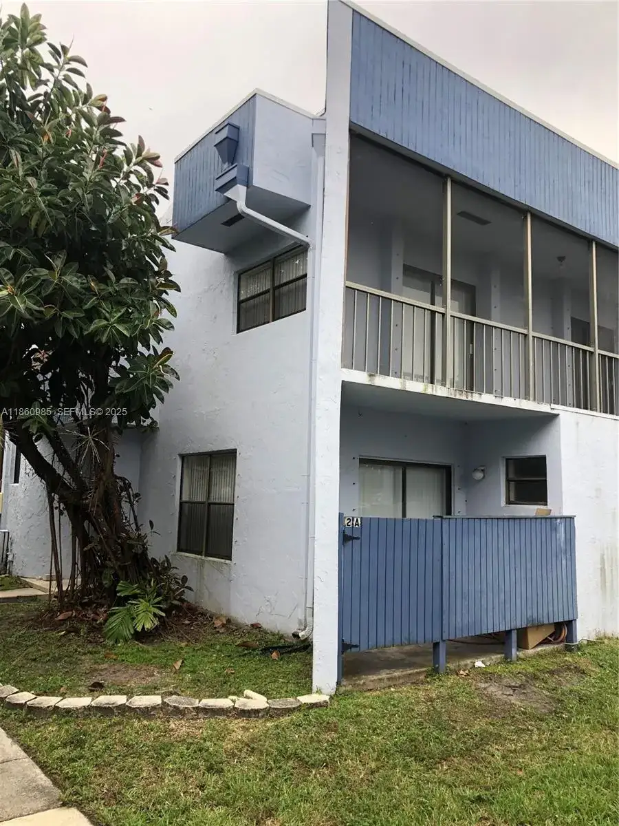 3 bedroom 2 bath Residential for sale at 2800 S University Dr # 2A, Davie FL 33328