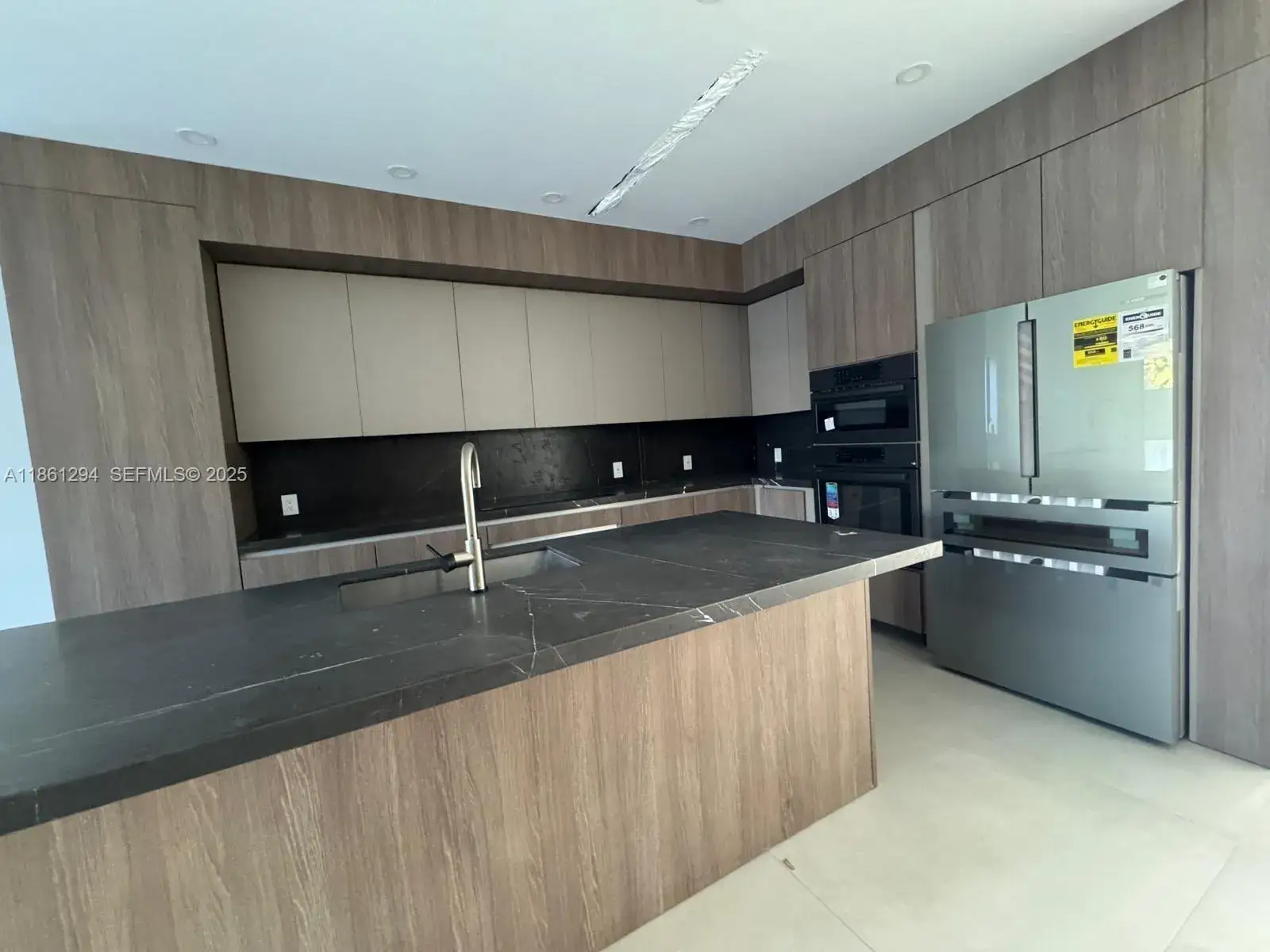 3 bedroom 3 bath Residential for sale at 1431 SW 20th St, Miami FL 33145