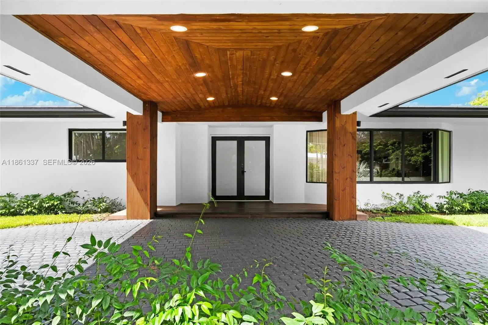 5 bedroom 4 bath Residential for sale at 7000 SW 125th St, Pinecrest FL 33156