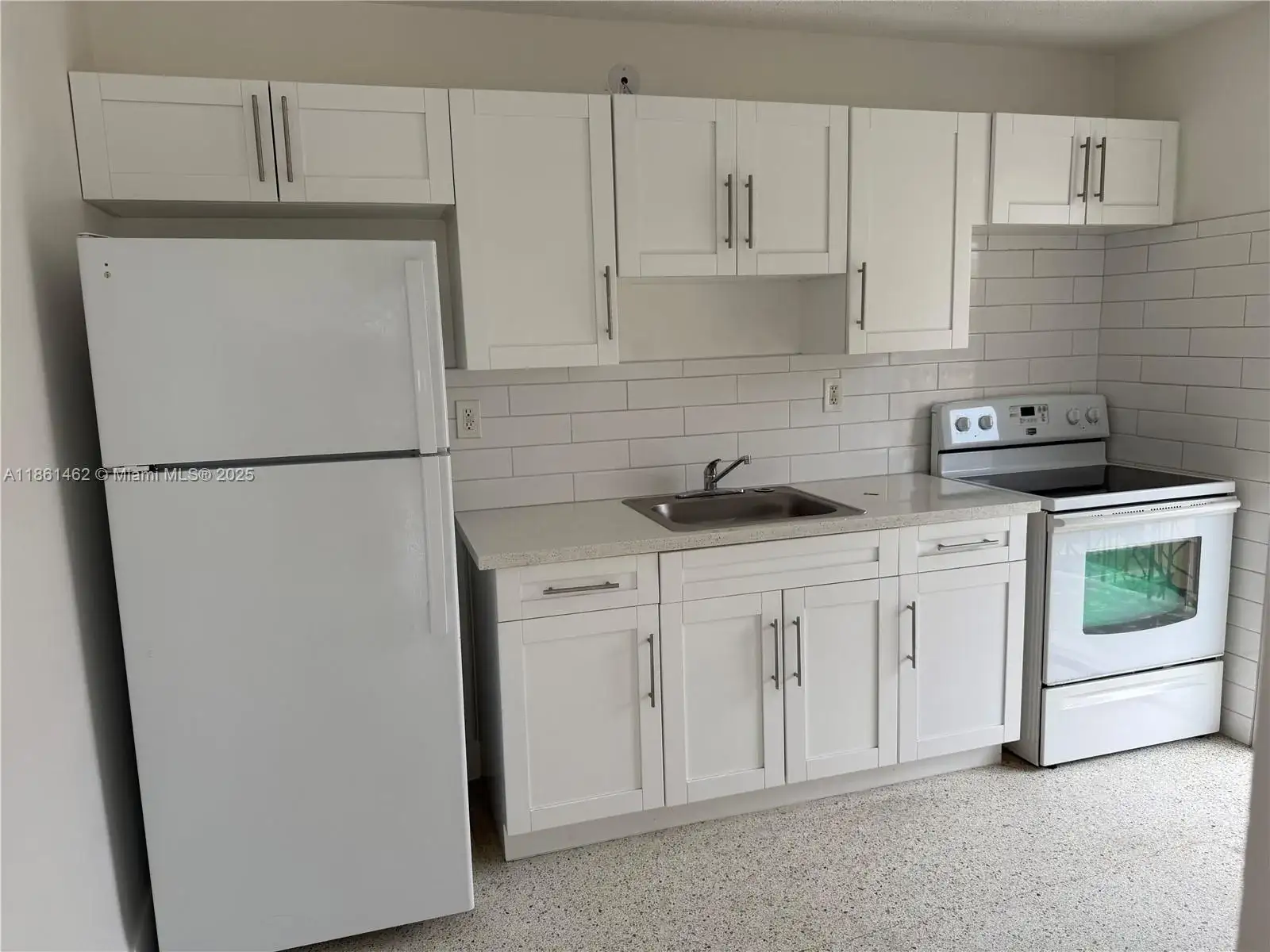 2 bedroom 1 bath Residential Lease for rent at 55 W 7th St # 16, Hialeah FL 33010