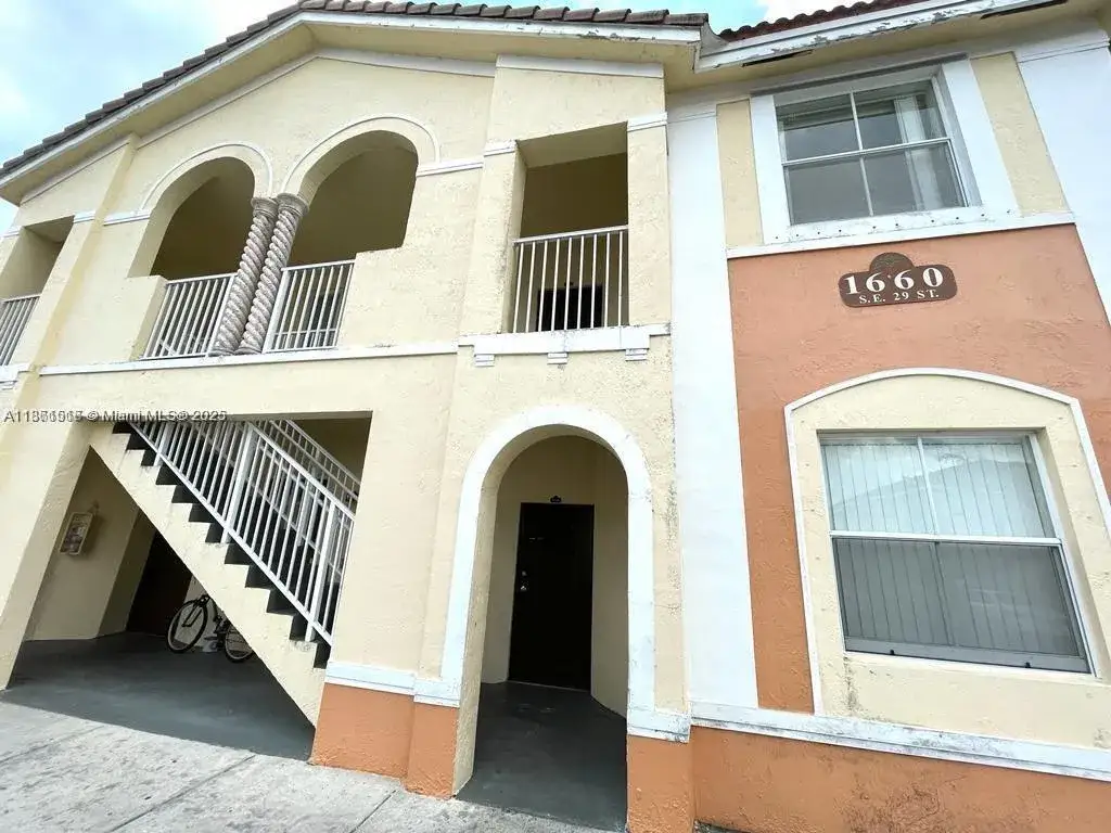 3 bedroom 2 bath Residential for sale at 1660 SE 29th St # 200, Homestead FL 33035