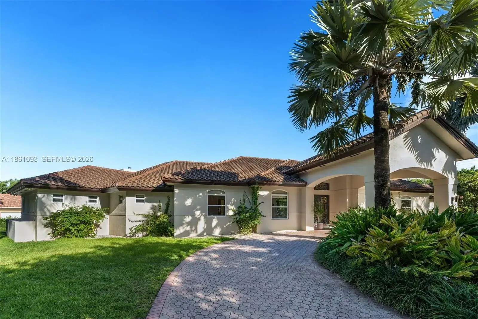 5 bedroom 5 bath Residential for sale at 12801 Old Cutler Rd, Pinecrest FL 33156