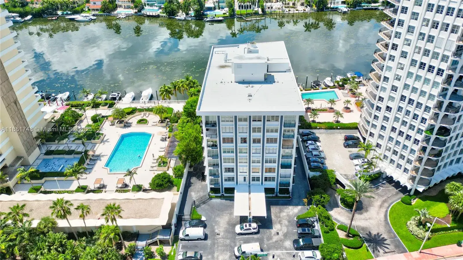 2 bedroom 2 bath Residential for sale at 5640 Collins Ave # 6B, Miami Beach FL 33140