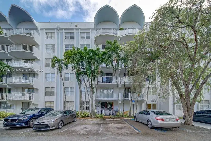 2 bedroom 2 bath Residential for sale at 498 NW 165th St Rd # 206, Miami FL 33169
