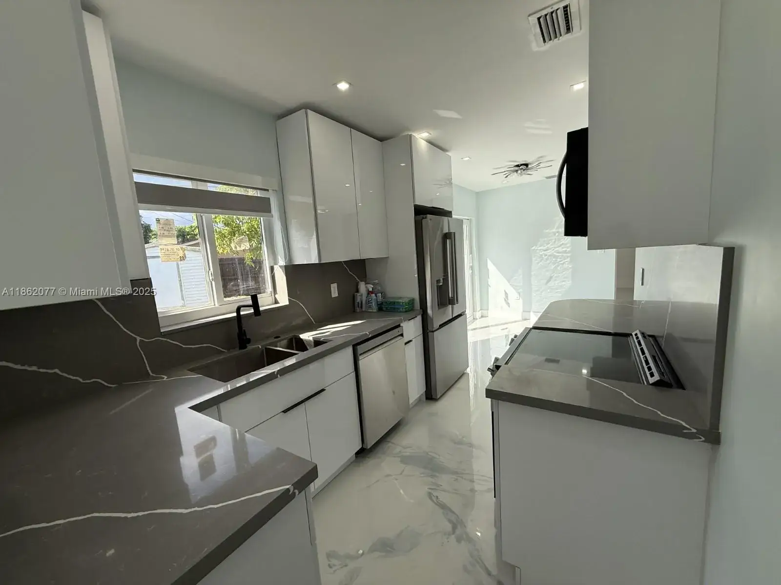 3 bedroom 2 bath Residential Lease for rent at 11805 SW 185th St, Miami FL 33177