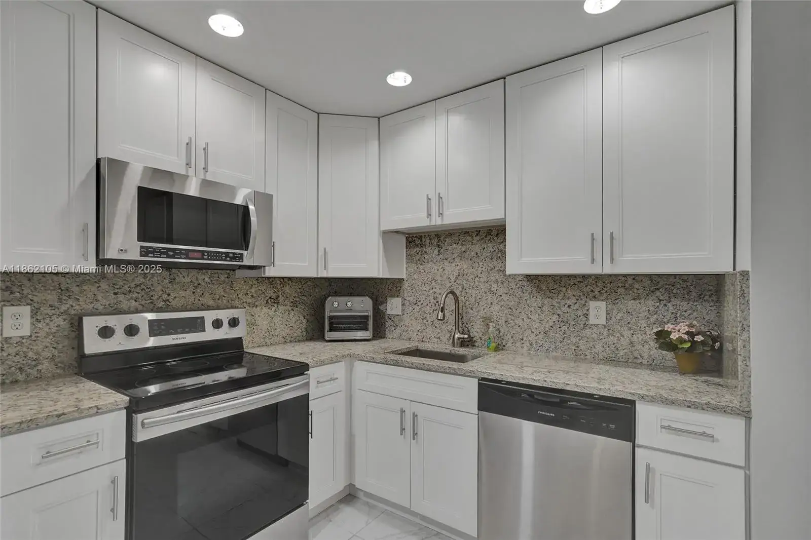 2 bedroom 2 bath Residential for sale at 4821 NW 22nd Ct # 111, Lauderhill FL 33313