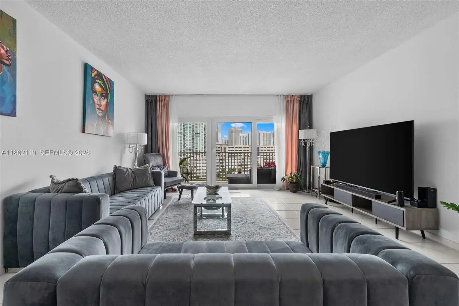 2 bedroom 2 bath Residential for sale at 300 Bayview Dr # 807, Sunny Isles Beach FL 33160
