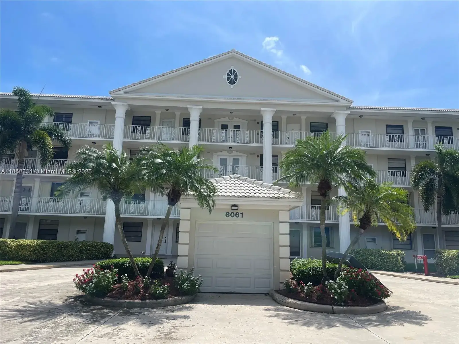 2 bedroom 2 bath Residential for sale at 6061 Balboa Cir # 304, Boca Raton FL 33433