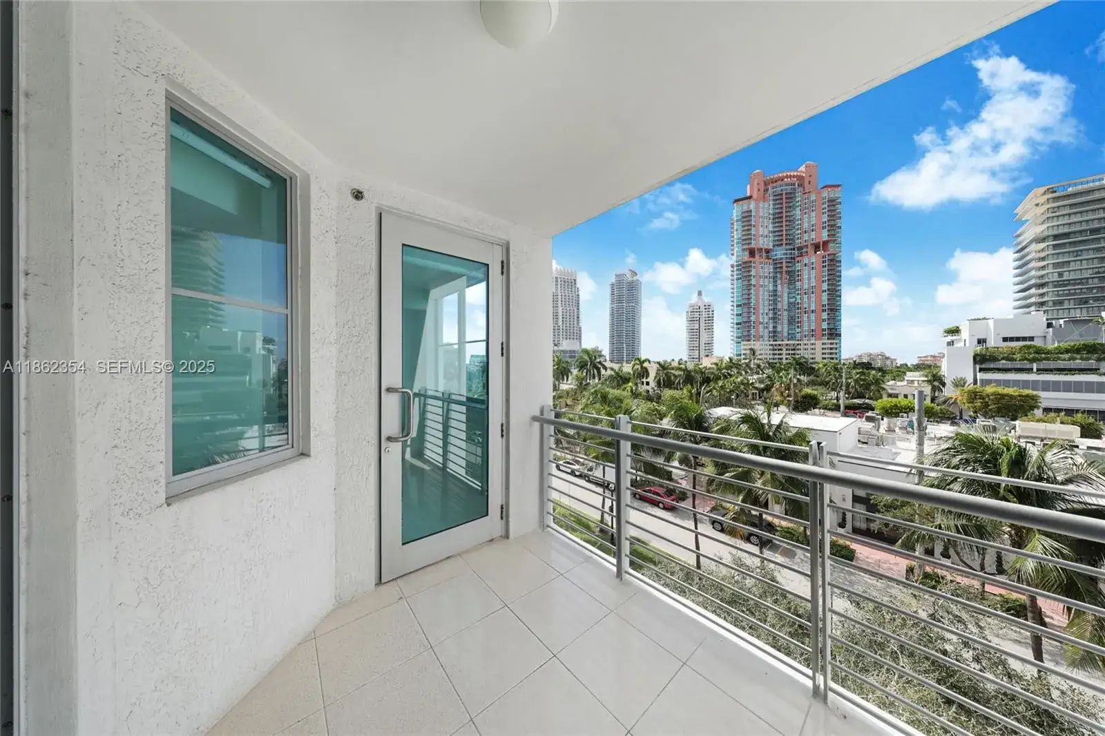 1 bedroom 1 bath Residential for sale at 110 Washington Ave # 1513, Miami Beach FL 33139
