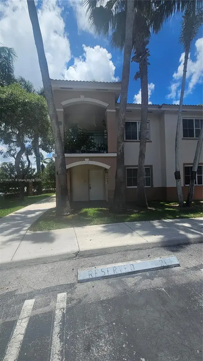 3 bedroom 2 bath Residential Lease for rent at 1301 SE 28th Ln # 42, Homestead FL 33035