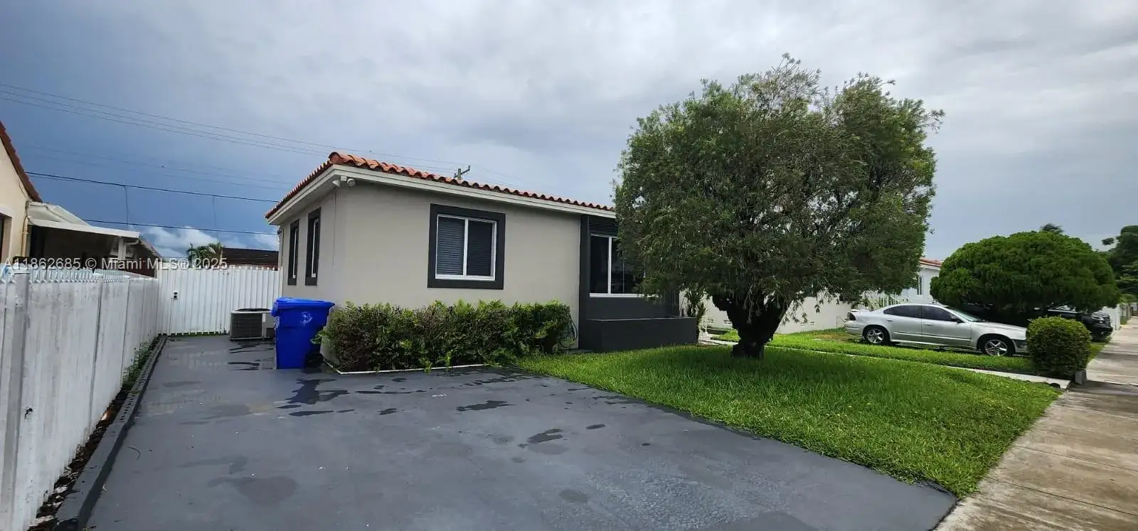 1 bedroom 1 bath Residential Lease for rent at 3520 NW 20th St # 2, Miami FL 33142