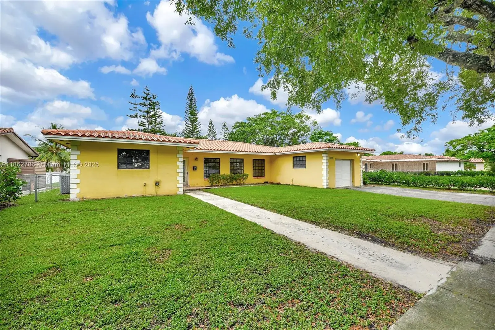 4 bedroom 3 bath Residential for sale at 6750 White Oak Dr, Miami Lakes FL 33014