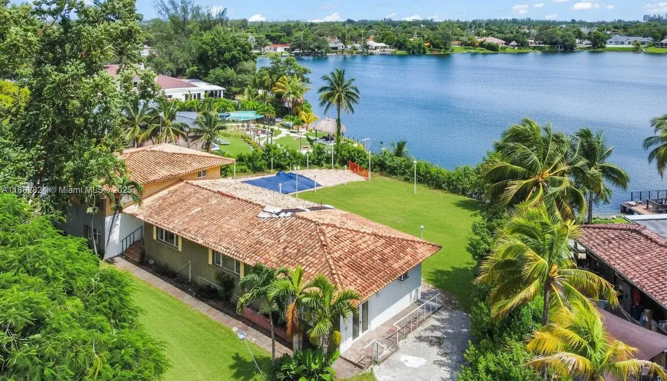 4 bedroom 3 bath Residential for sale at 4399 SW 89th Ave, Miami FL 33165