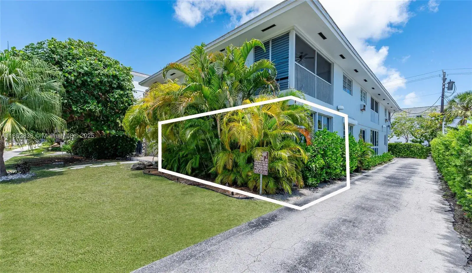 1 bedroom 1 bath Residential Lease for rent at 195 Sunrise Dr # 1, Key Biscayne FL 33149