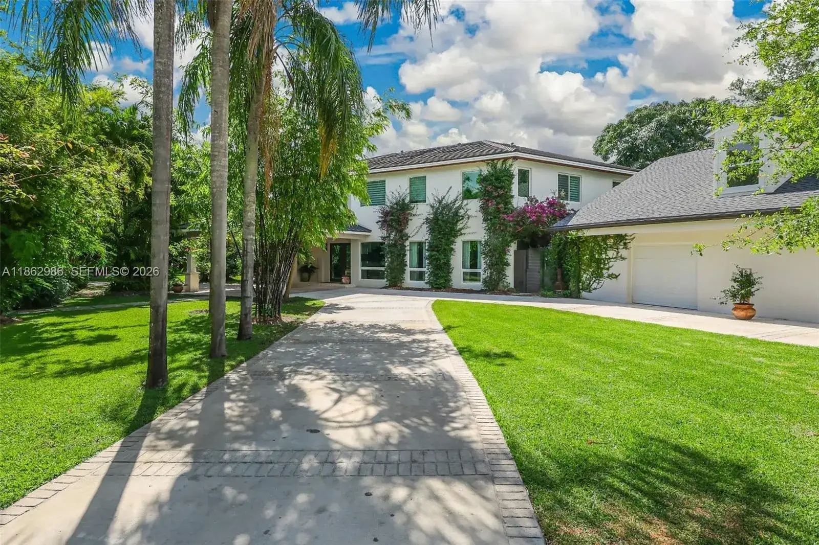 5 bedroom 4 bath Residential for sale at 6910 SW 145th Ter, Palmetto Bay FL 33158