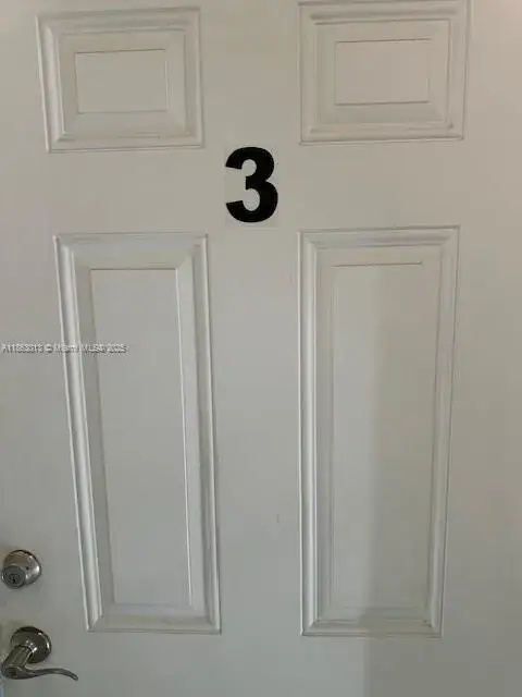 2 bedroom 1 bath Residential Lease for rent at 220 NW 7th Ave # 3, Miami FL 33128
